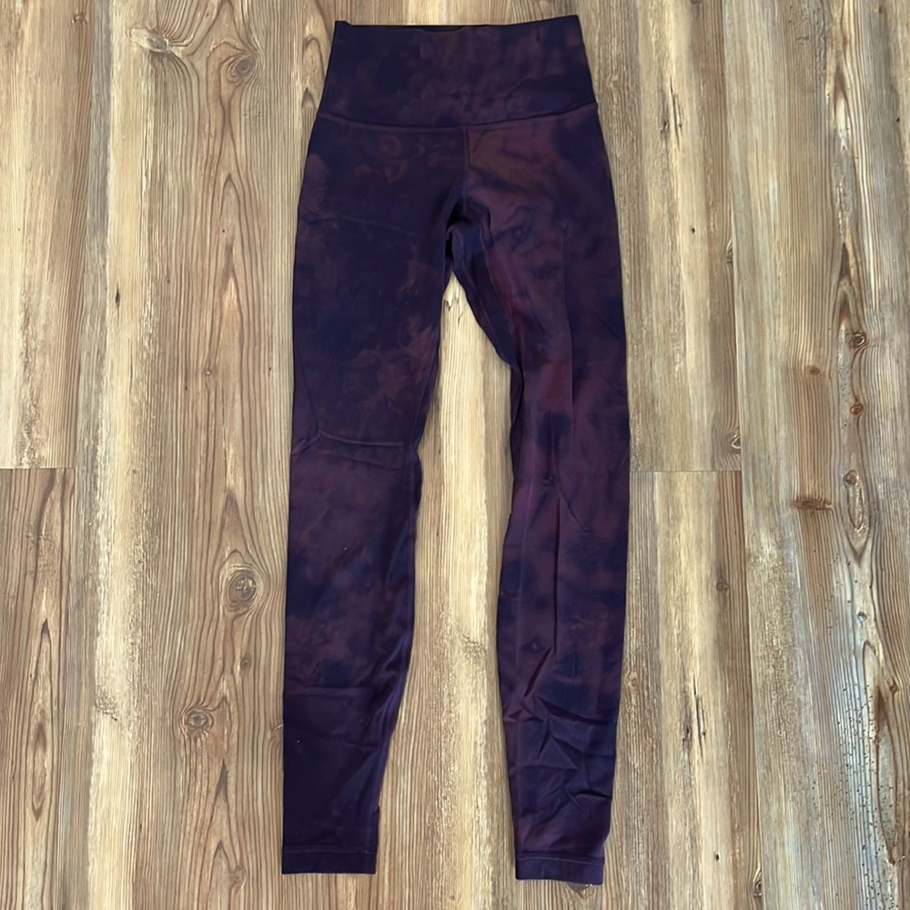 Lululemon wunder under, size 4 maroon and black marble